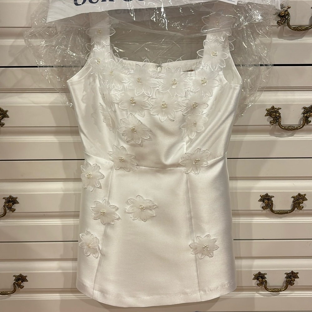 Elliatt elder dress size m worn once and dry cleaned